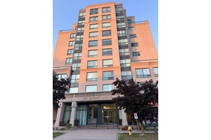 Great location at North York for Top schools Hollywood PS and Earl Haig SS ; Comprehensive renovation and upgrade including ceilings and flooring, concurrent brand new kitchen with quartz surface ...