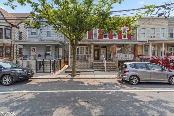 281 N 6th