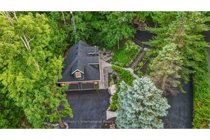 Perched majestically on Midland Point, this magnificent 4 bedroom, 5.