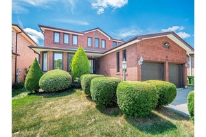 OPEN HOUSE SUNDAY, AUGUST 17, 2 4 PM !