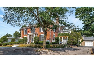 Welcome to Faulkenbridge Estate a luxury enclave of five condo units nestled in the heart of the desirable Old East Hill historic neighbourhood.