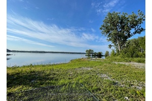 Amazing commercial waterfront lot just few blocks away from the township centre ready for the new motivated buyer.