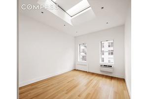 SPONSOR UNIT NO BOARD APPROVAL On the top floor of the building, Residence 4P is a beautifully renovated south facing oversized studio home that has been completely rebuilt to a ...
