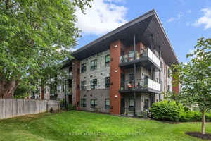 Stylish Lakeside Living in the Heart of Port Dalhousie !