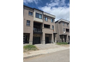 END UNIT Welcome to this recently Built, End Unit Townhouse, nestled between Kleinburg and Woodbridge !