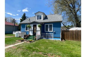 Move to the Country and spend relaxing days at 33 Glastonbury Rd.