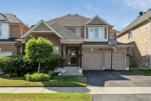 4 Bedroom Detached with a FINISHED BASEMENT with PERMIT !