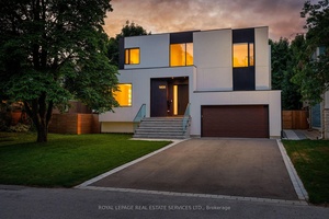 Exquisite modern house with blends of form, light, and emotion.