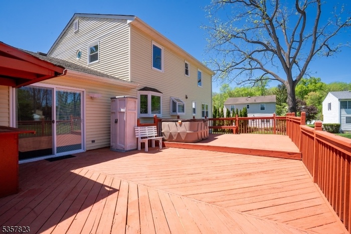 REAR DECK