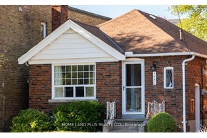 Charming Detached Bungalow in Prime Davisville Village !
