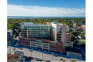 One bedroom One Bathroom in a 2 bedroom 2 Bathroom condo, female roommate, ideal for student or a young professional.