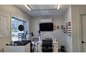 Turnkey Nail Salon in Prime Simcoe Location !