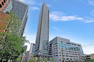 Discover urban living at its finest with this generously sized, fully furnished 2 bedroom, 2 bathroom condo, located in downtown Torontos prime Bay amp ; College area.