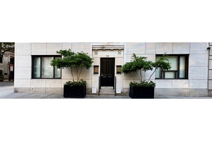 Live Work Step into an extraordinary opportunity in the heart of Manhattan !