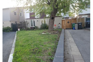 Beautifully maintained detached home available for lease in a highly sought after Brampton neighborhood, close to all essential amenities including schools, parks, shopping malls, grocery stores, public transit, library, and ...