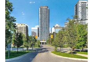 Soaring high on the 30th floor, this bright and spacious 2bedroom with 2 full bathroom suite offering breathtaking unobstructed views of the city.