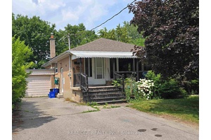 Location Location Location Amazing Opportunity In High Demand Area Of the Top Ranked Bayview Secondary School, Great Investment.
