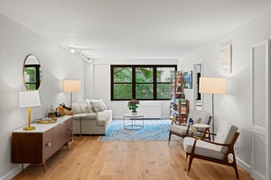 Fully Renovated 2 Bed/1.5 Bath Unit in Doorman Kips Bay Building