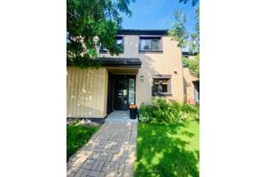 Gorgeous, Fully Renovated Ski Season Lease !
