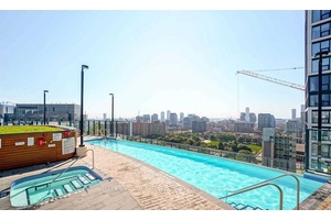 Bright 1 Bedroom Condo Just Steps From Ryerson University And Eaton Centre !