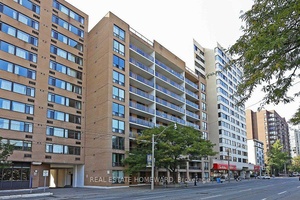 A fantastic location ! Just minutes to TTC Subway, Toronto Metropolitan University, George Brown, Eaton Centre Dundas Square, Financial Theatre Districts, shopping, and restaurants.