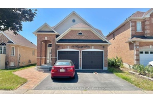 Welcome to this beautifully maintained detached bungalow in the heart of prestigious Williamsburg one of Whitby's most sought after neighbourhoods.