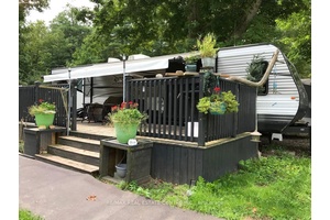 This 2017 Jayco Jayflight has a very large living space.