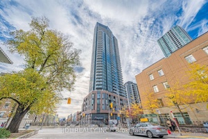 Beautiful North West 2 Bedrooms Corner Unit.