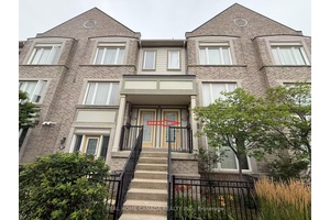 Beautiful Townhouse In The Desired Churchill Meadows.