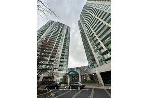 Prime Uptown Toronto Location with All Utilities Included !