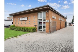 Pristine Office space which includes kitchen and bathroom.