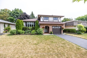 Charming Split Level home nestled in picturesque and historic town of Port Perry, this beautifully maintained 4 level side split offers the perfect blend of comfort, convenience amp ; charm.