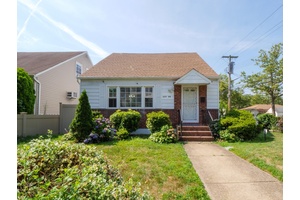 Large well maintained single Family Home fully detached.