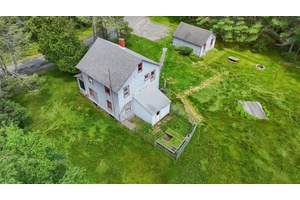 COUNTRY LIVING WITH FIELDS FOR DREAMS !