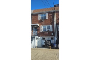 Welcome to this beautifully maintained property.