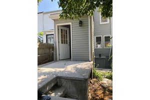 New updates single family with parking space.