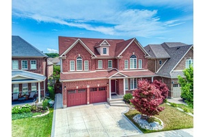STUNNING LARGE FAMILY HOME WITH A FULL DUPLEX APARTMENT IN BASEMENT.