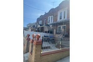 This house have a great possibilities.