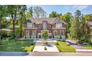 Situated in prestigious Rockcliffe Park, this stately home seamlessly blends classic architecture with modern sophistication.