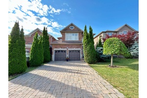 Welcome To 39 Waymount Ave, A Beautiful Detached Home Nestled In The Quiet And Safe Westbrook Community Of Richmond Hill.