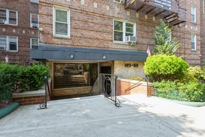 Spacious, Renovated 2 Bedroom, 2 Bathroom Co op in Prime Forest Hills Welcome to this beautifully renovated, move in ready 2 bedroom, 2 bathroom co op offering approximately 1, 150 ...