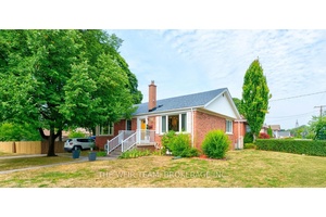 Welcome home to 3 Archwood Cres.