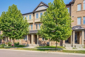6 Yrs New Freehold Town Home Nestled In Desirable Cornell Community Over 2000 Sqft 9' Ceilings On Ground amp ; Main 2nd Lvl Practical Layout W Open Dining Room Large ...