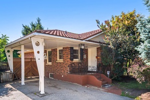 319 Grantham Ave, St. Catharines Versatile Bungalow with In Law Suite !