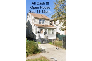 This large 1 Family DetachedALMOSTFULLRENOVATIONNEEDED 2 3 Bedrooms, 2 Full BathMANY POSSIBILITIES.