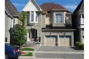 Beautiful amp ; Spacious 2 Bedroom Basement Apartment in a Detached Home Located in Prime ChurchillMeadows.
