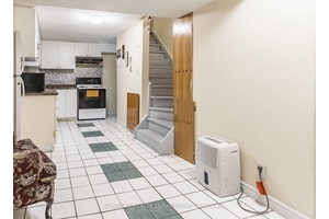 2 Bedrooms A full 4 Pc Washroom Basement Apartment Available for Lease !