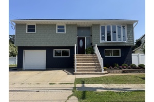 Welcome to this impeccably renovated home the turnkey home you've waiting for 4 bedrooms, 2 new Bathrooms new kitchen w granite countertops, stainless steel appliances, new roof, hardwood floors throughout ...