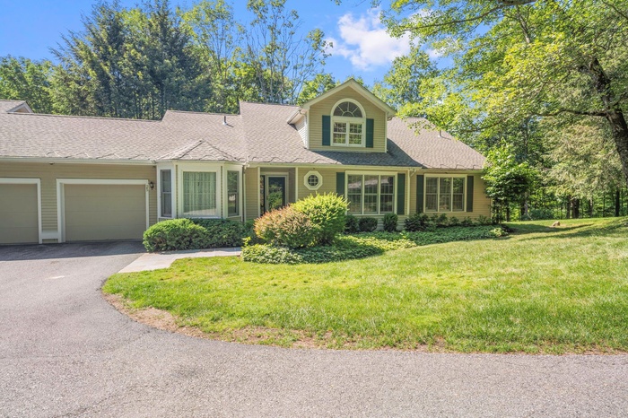 Welcome to 25 Wells, Riverwoods town home