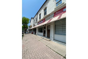 Welcome to this cozy 1 bedroom unit nestled in the historic downtown of Paris, Ontario.